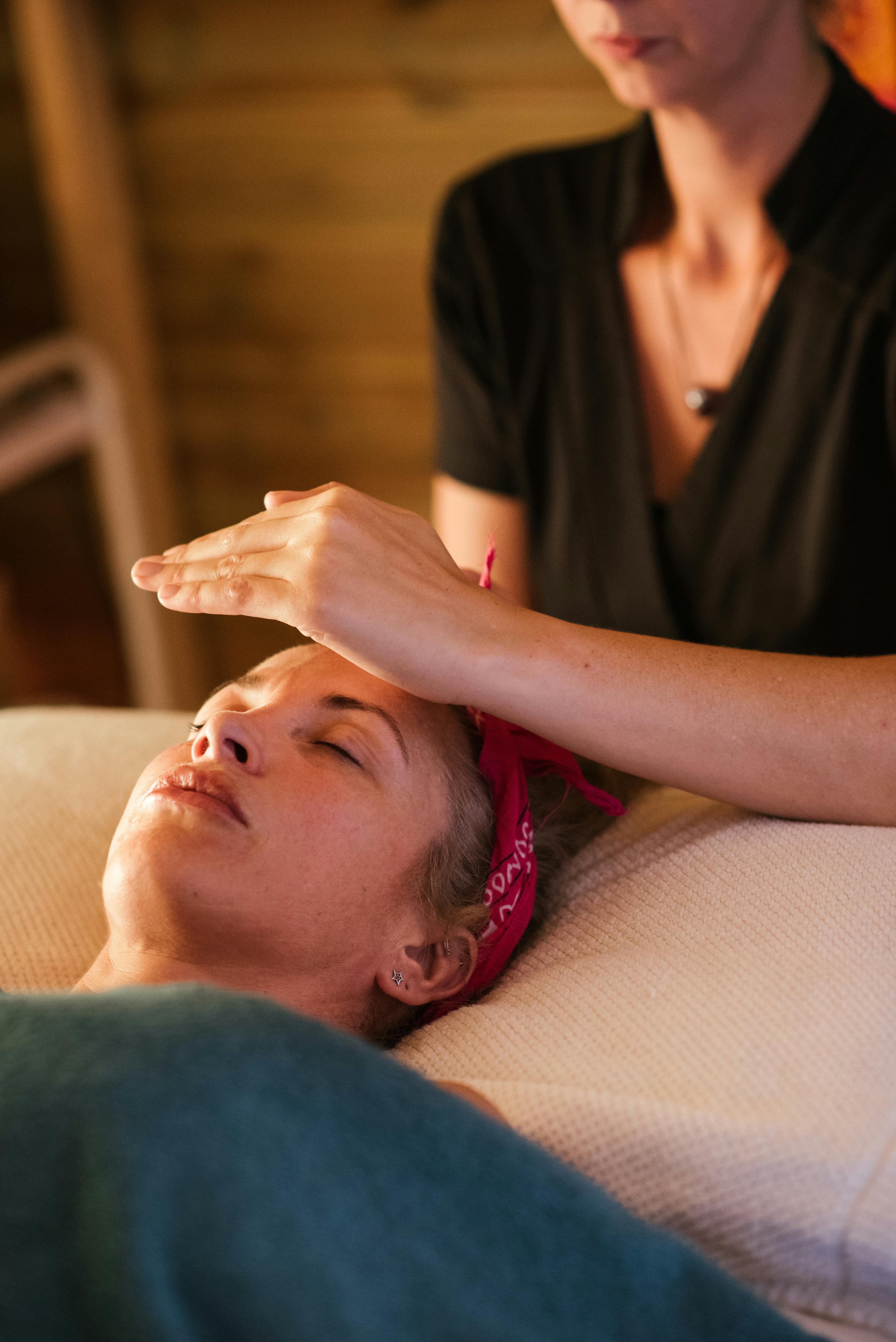 Reiki healing session